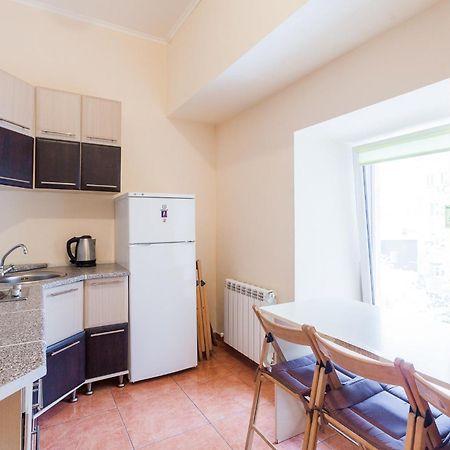 Apartment At Malaya Zhytomyrska 5 Kiev Bagian luar foto