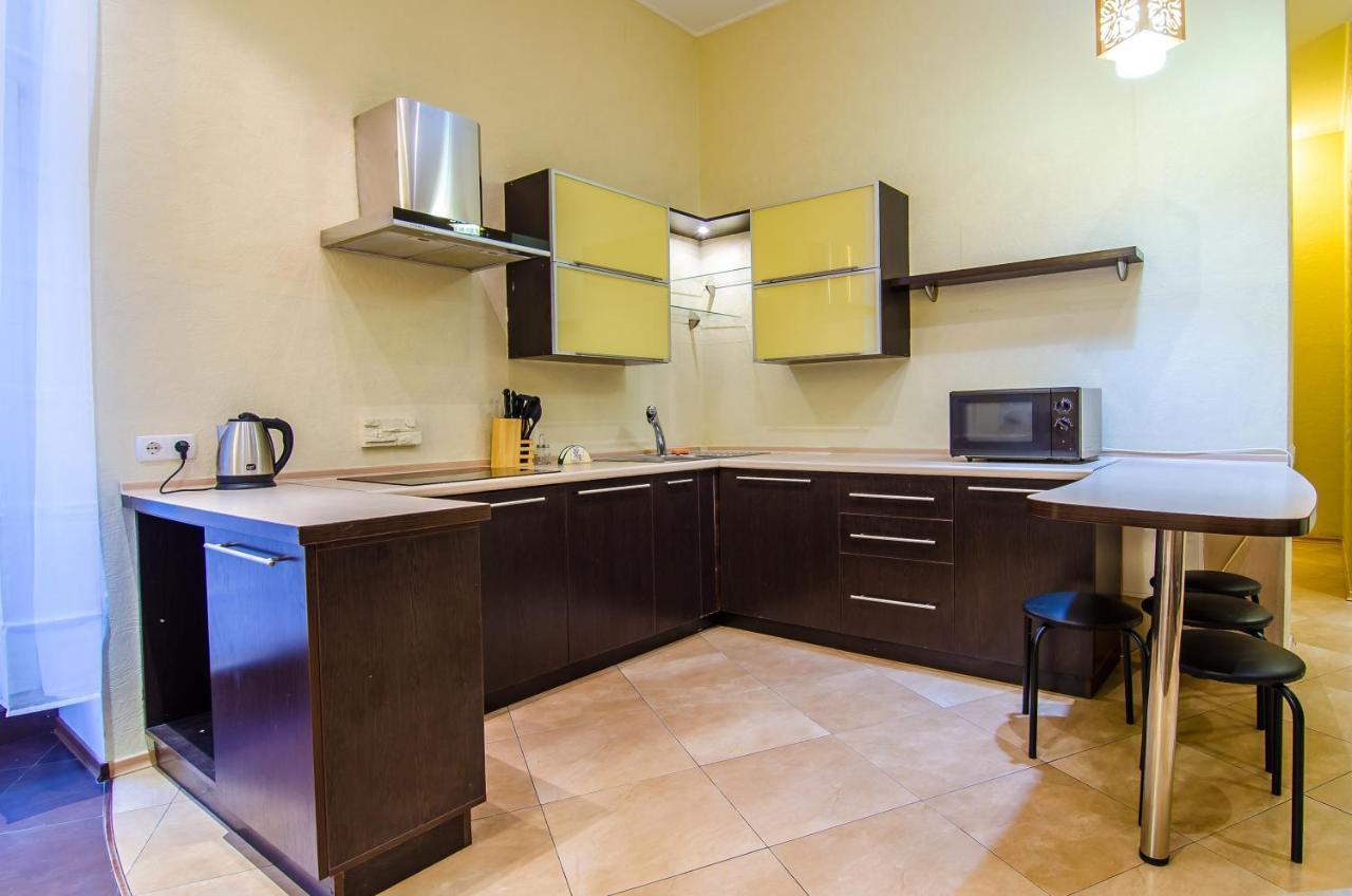 Apartment At Malaya Zhytomyrska 5 Kiev Bagian luar foto