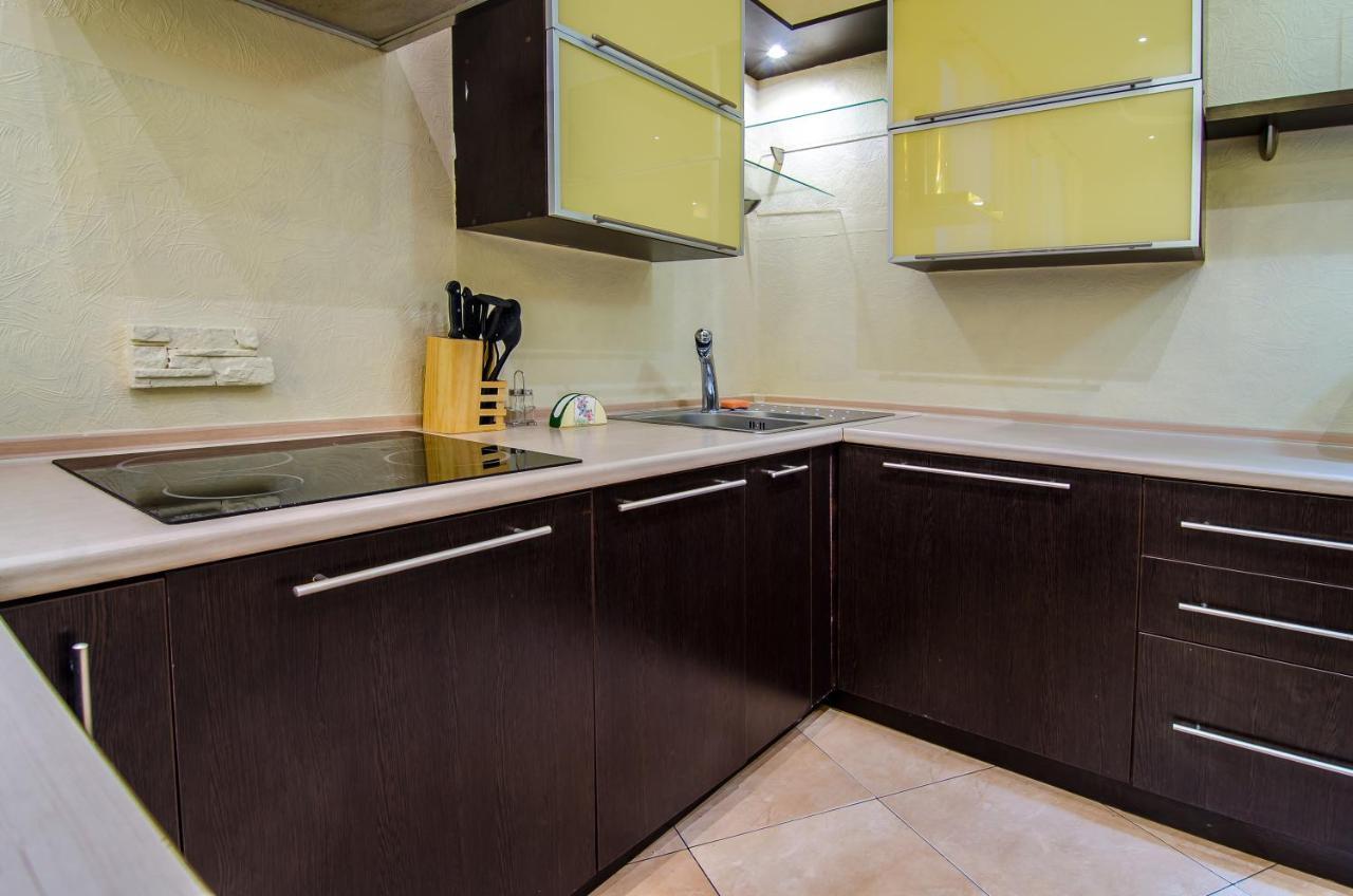 Apartment At Malaya Zhytomyrska 5 Kiev Bagian luar foto