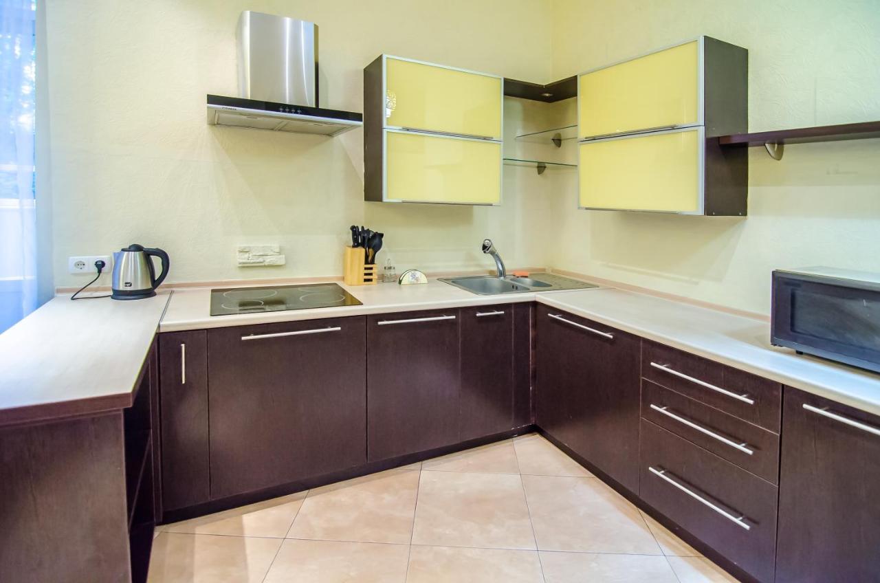 Apartment At Malaya Zhytomyrska 5 Kiev Bagian luar foto