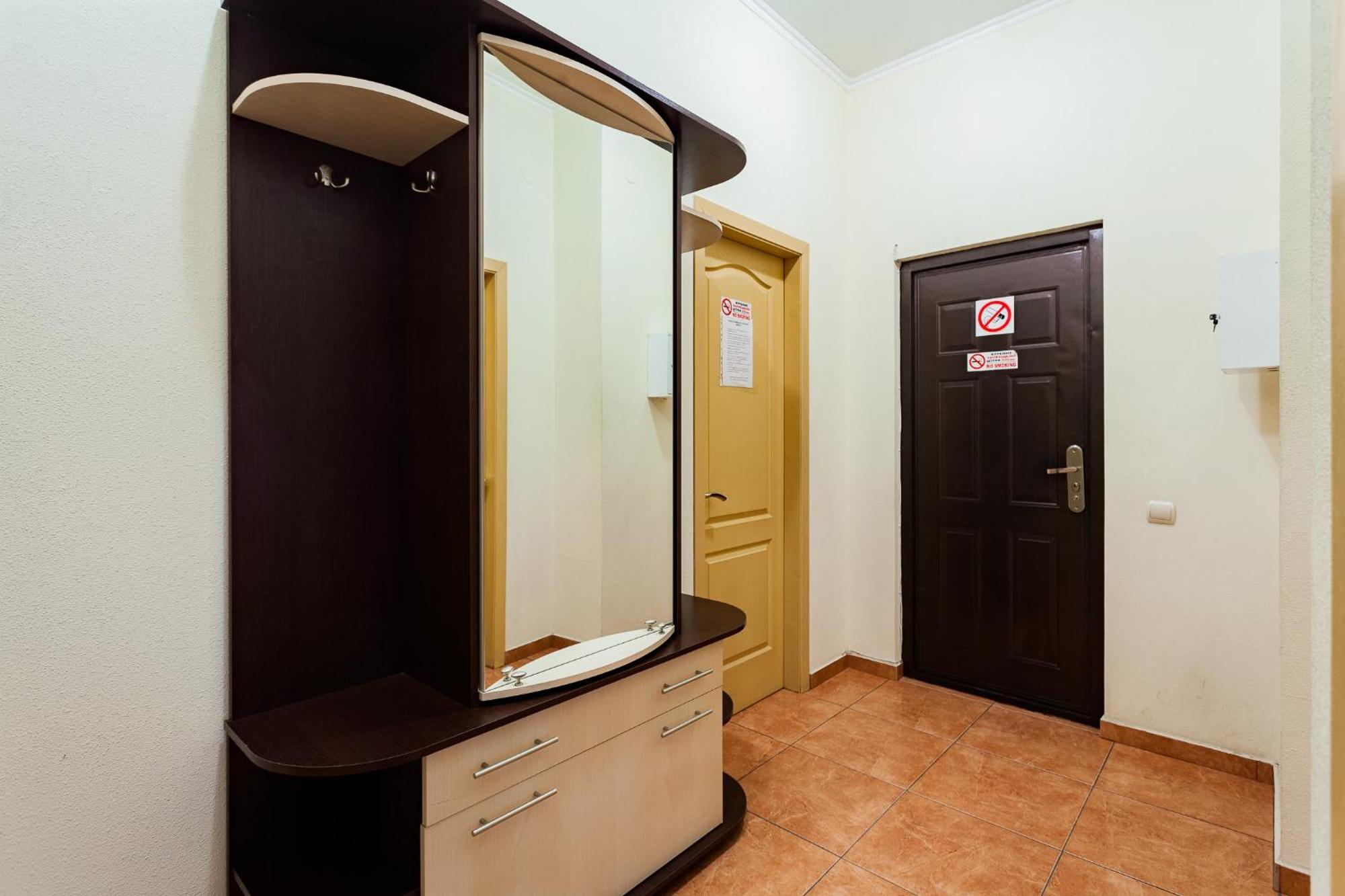 Apartment At Malaya Zhytomyrska 5 Kiev Bagian luar foto